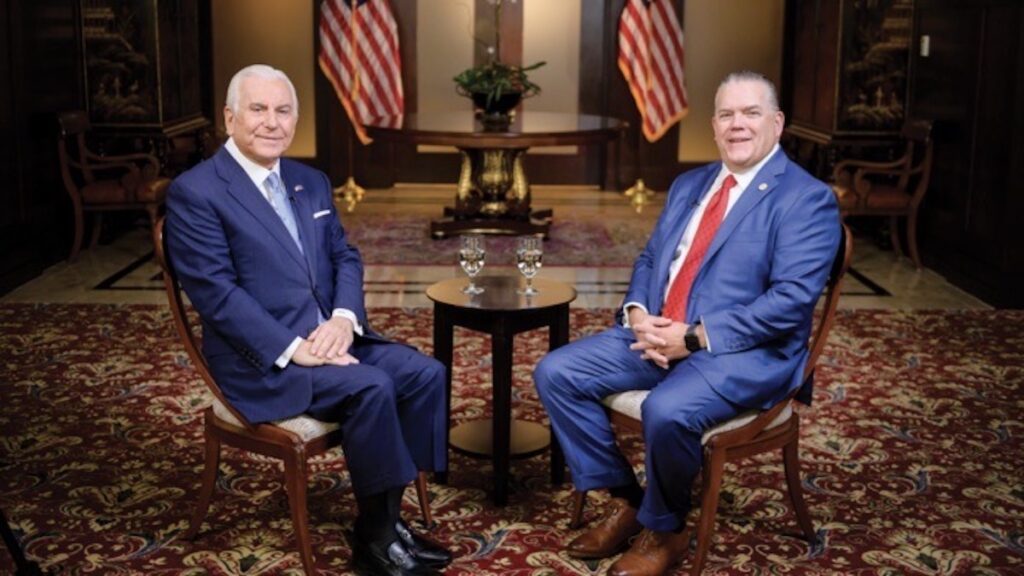 Photo of Kirk Bradley and Nido Qubein.