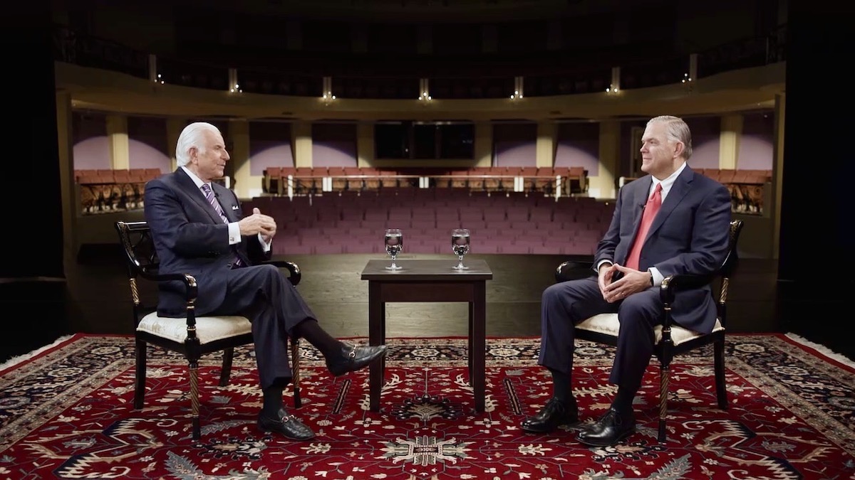 Kirk Bradley of Lee Moore Capital sitting across from Side by Side with Nido Qubein for a PBS interview.