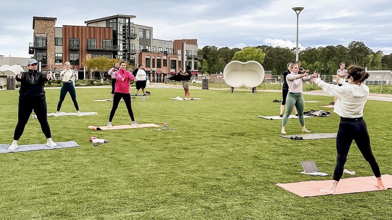 barre3 outdoor yoga class at MOSAIC.